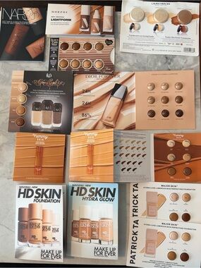 Big luxury foundation and setting powder samples